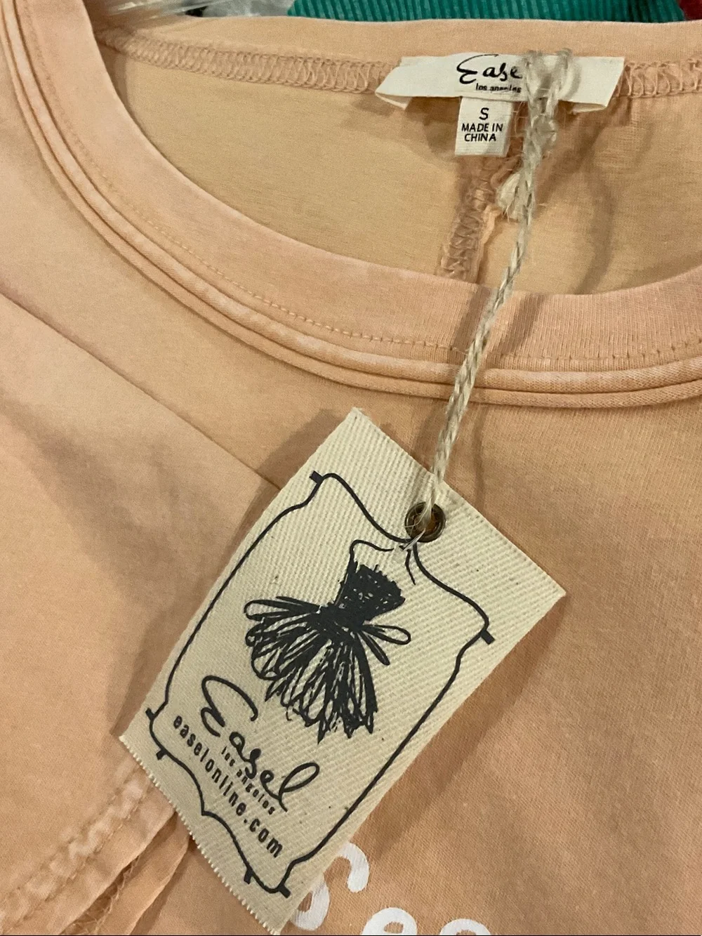 easel Peach Short Sleeve Tee with Shell Graphic - Picture 4 of 4